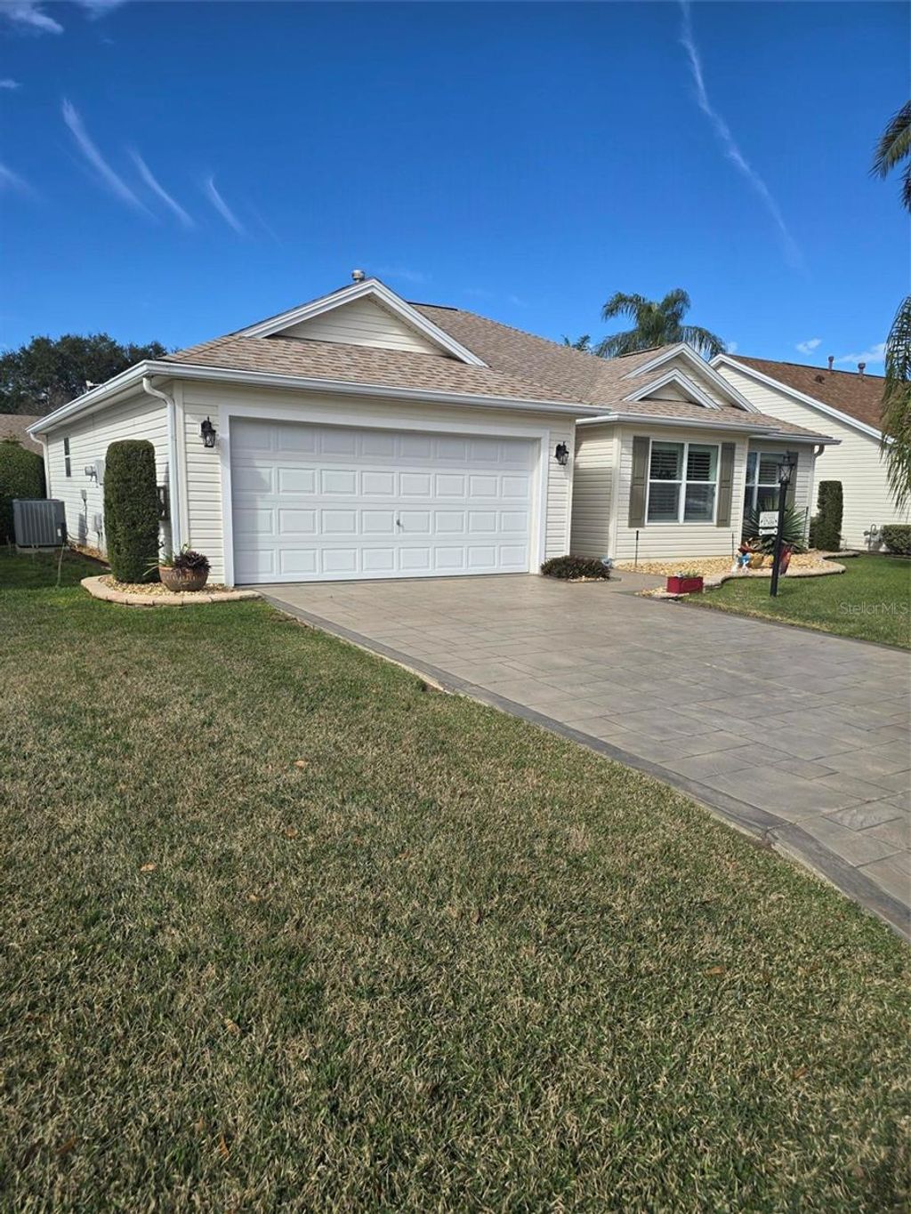 Photo of 17656 SE 80th Altamaha Court, The Villages, FL 32162 (MLS # R4910560)