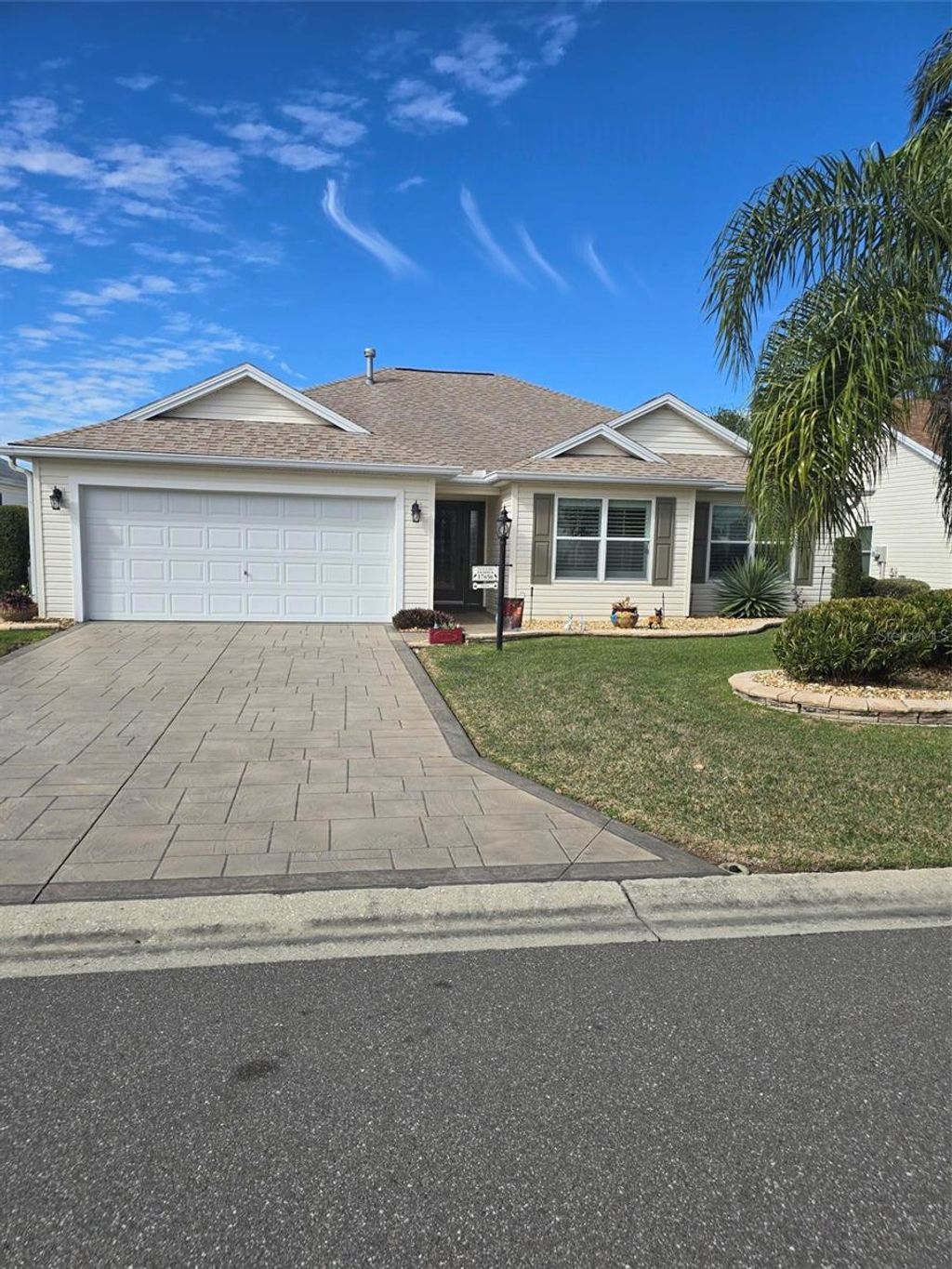 Photo of 17656 SE 80th Altamaha Court, The Villages, FL 32162 (MLS # R4910560)