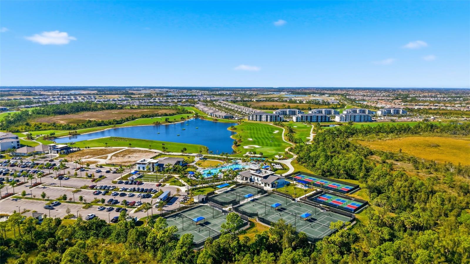 WELLEN PARK GOLF & COUNTRY CLUB - Residential