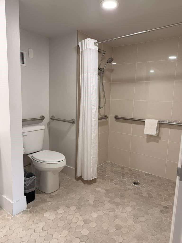 GREENPOINT ESSENTIAL HOTEL CONDO - Residential