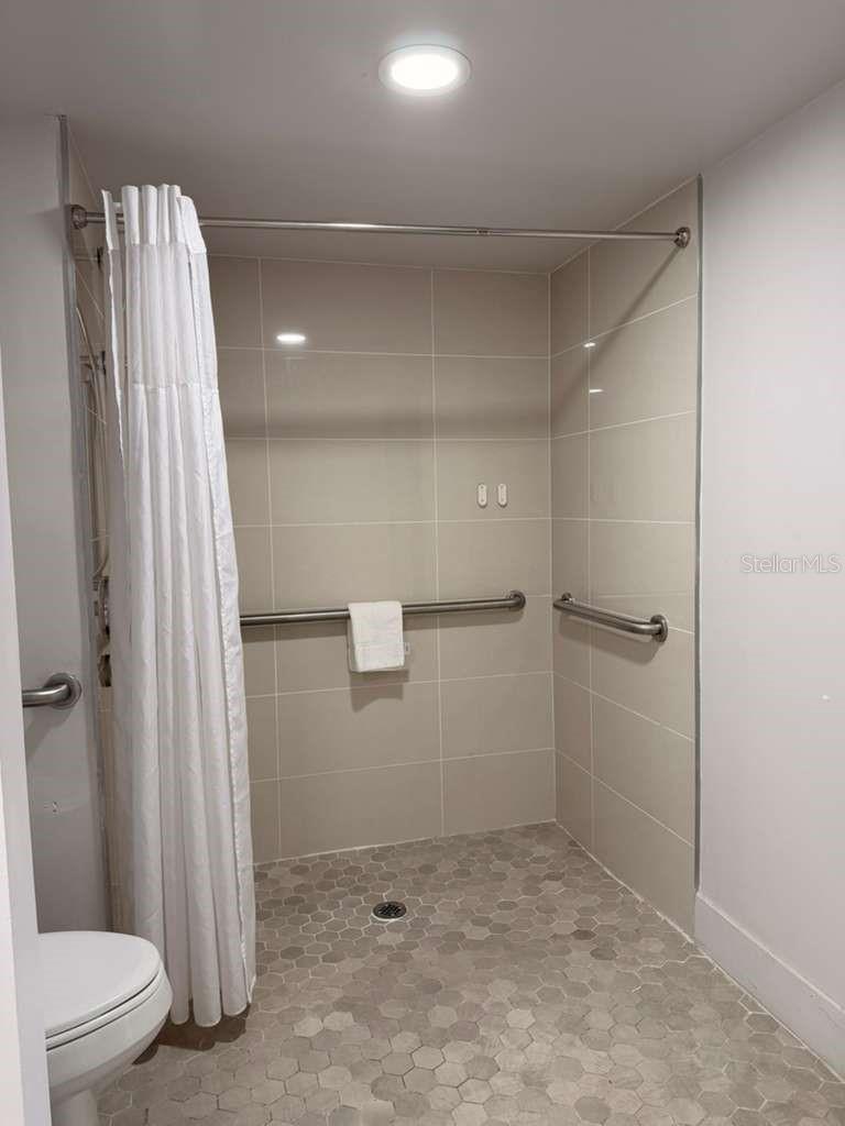 GREENPOINT ESSENTIAL HOTEL CONDO - Residential