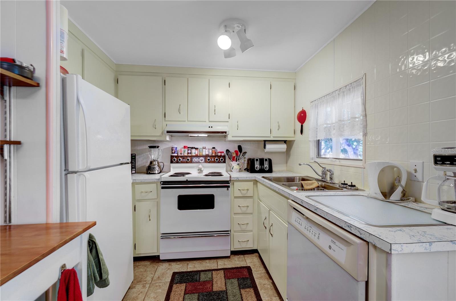 MAPLE LEAF ESTATES - Residential