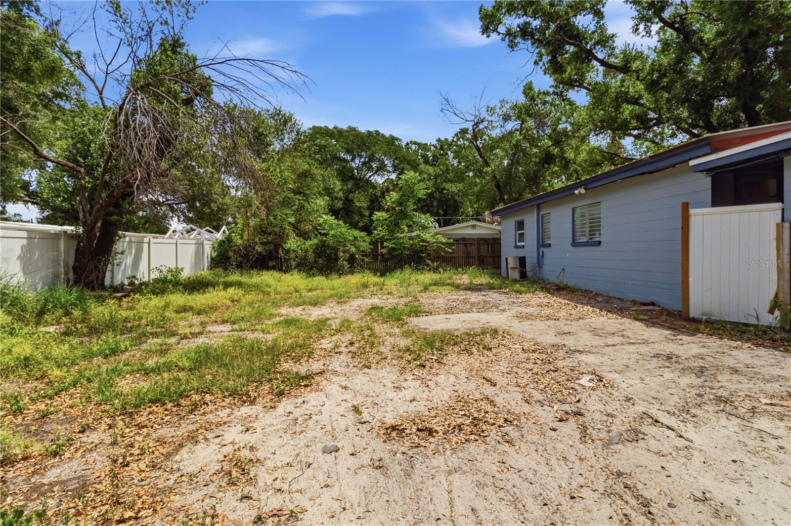 LAUREL TERRACE - Residential
