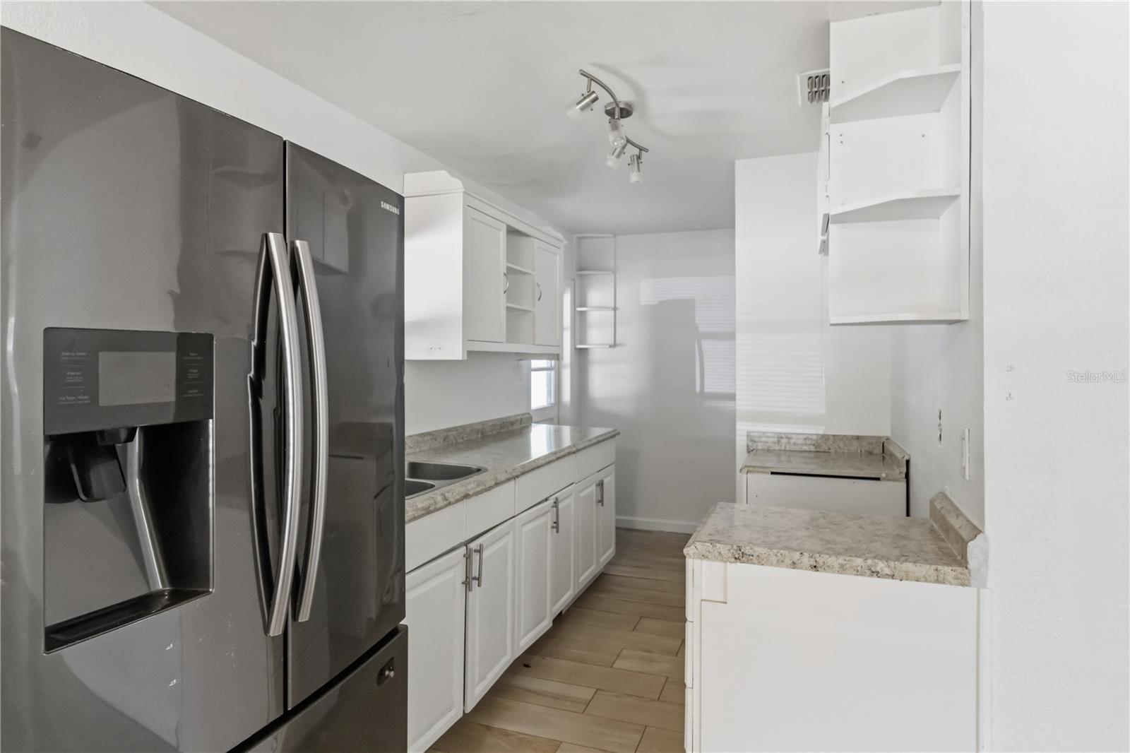 LAUREL TERRACE - Residential
