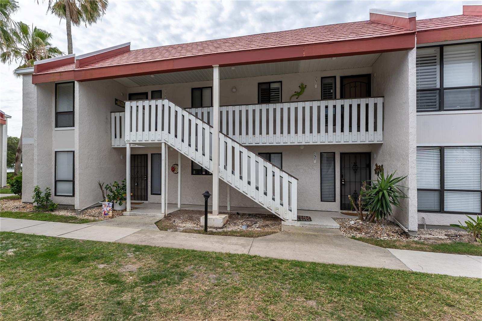RUNAWAY BAY - Residential