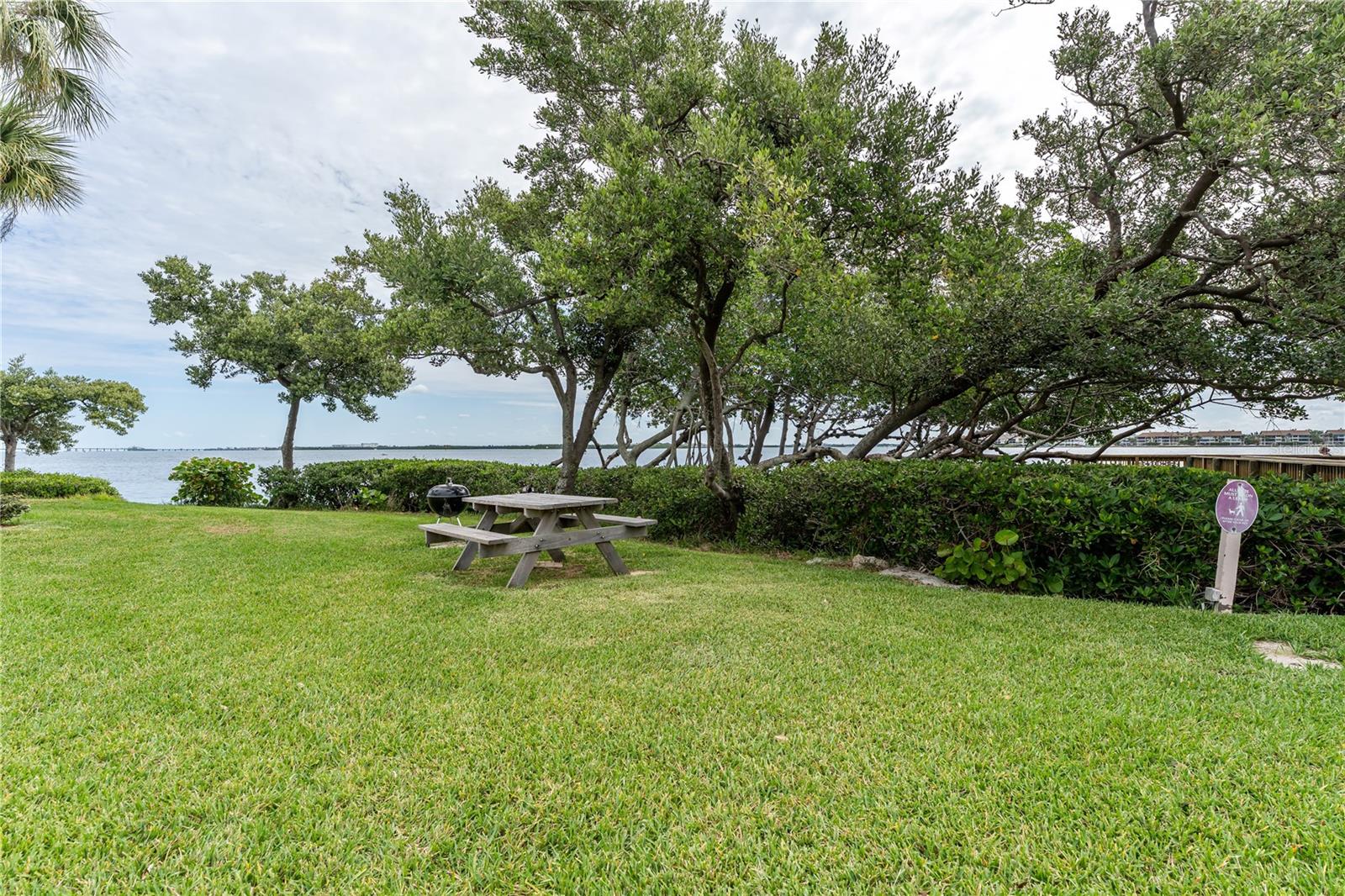 RUNAWAY BAY - Residential