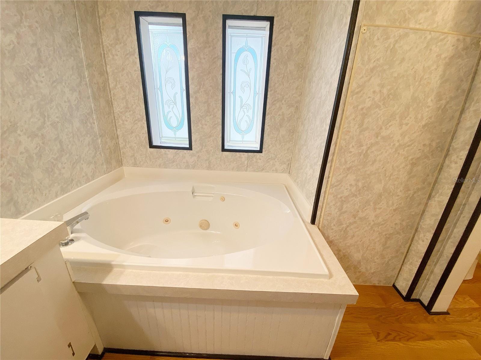 LAKE VIEW MANOR - Residential