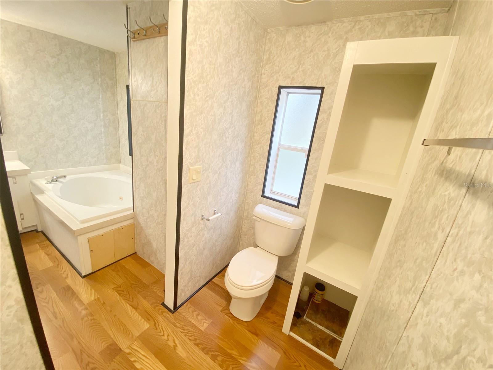 LAKE VIEW MANOR - Residential