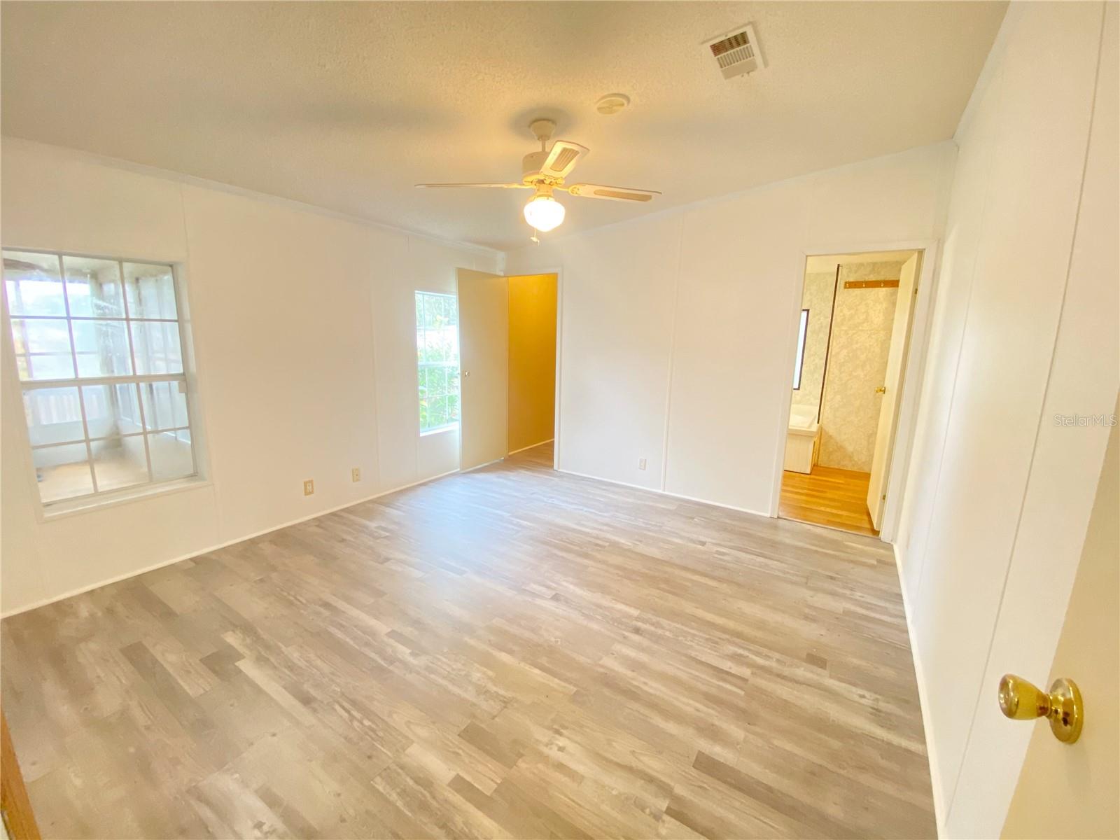 LAKE VIEW MANOR - Residential