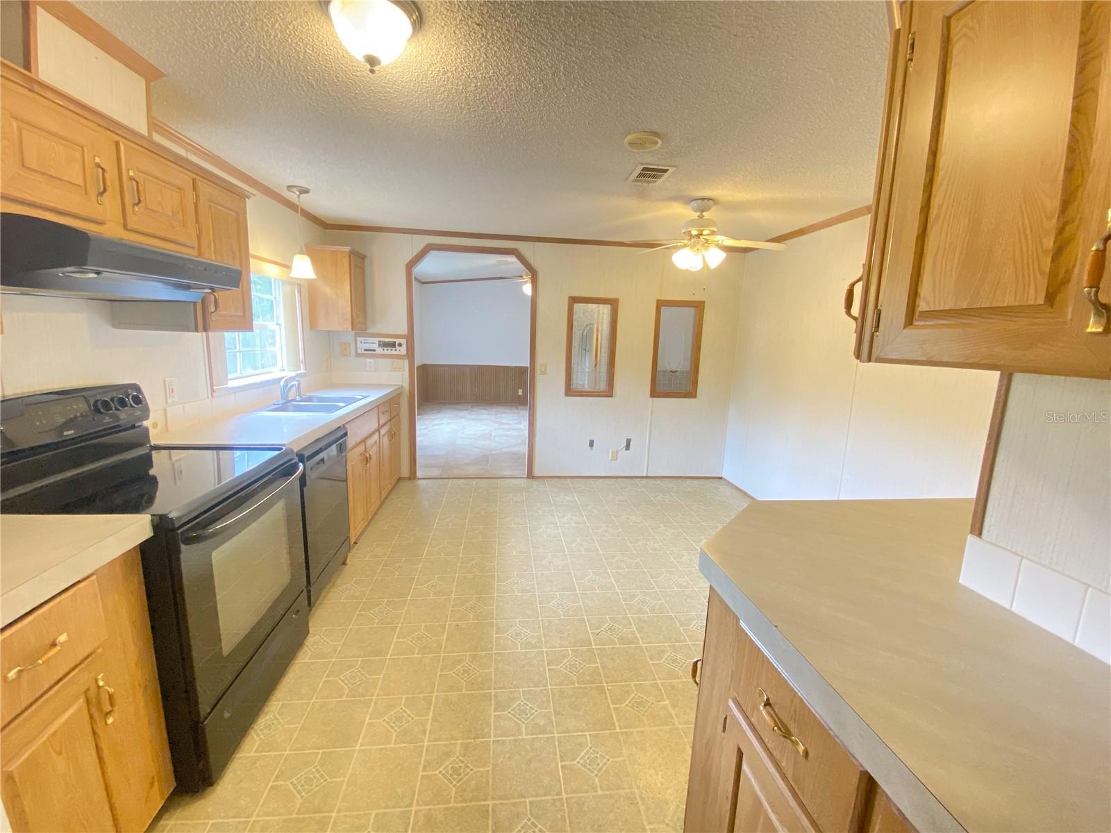 LAKE VIEW MANOR - Residential