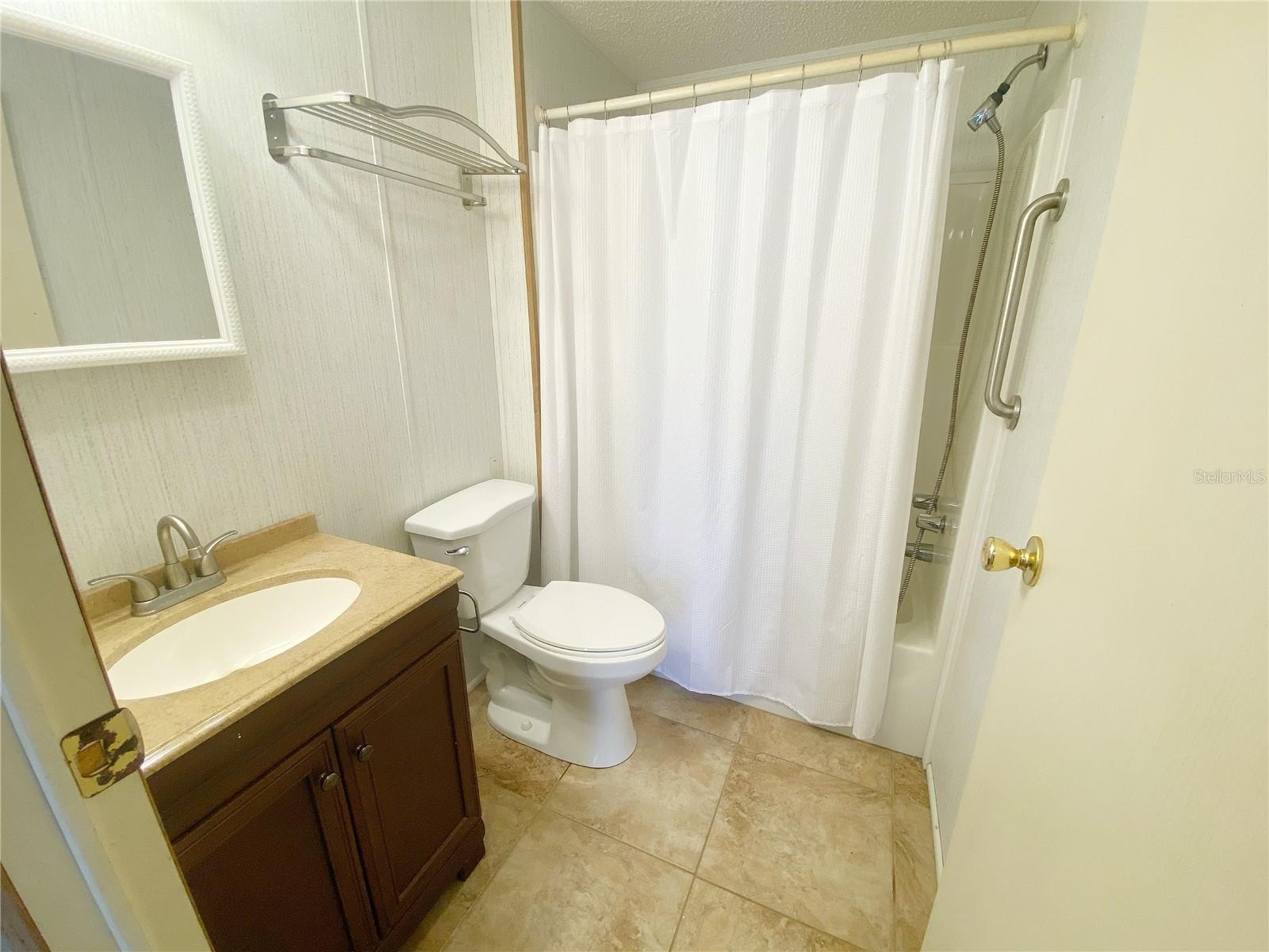 LAKE VIEW MANOR - Residential