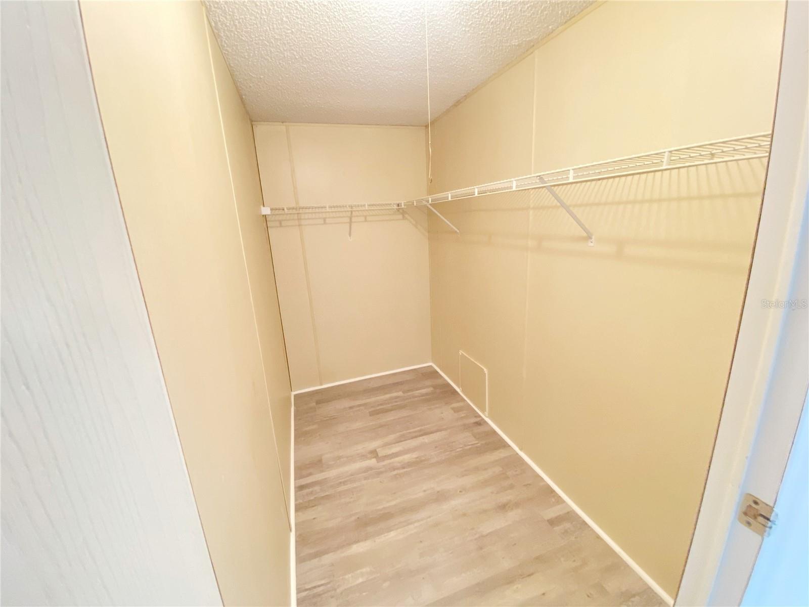 LAKE VIEW MANOR - Residential