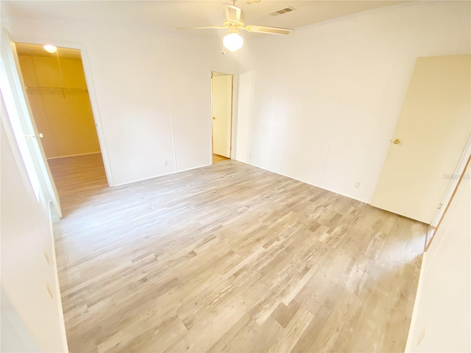 LAKE VIEW MANOR - Residential