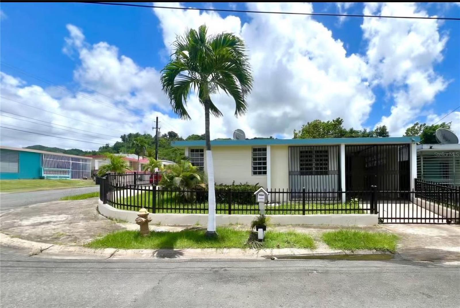 URB. VILLAS DE CASTRO - Residential