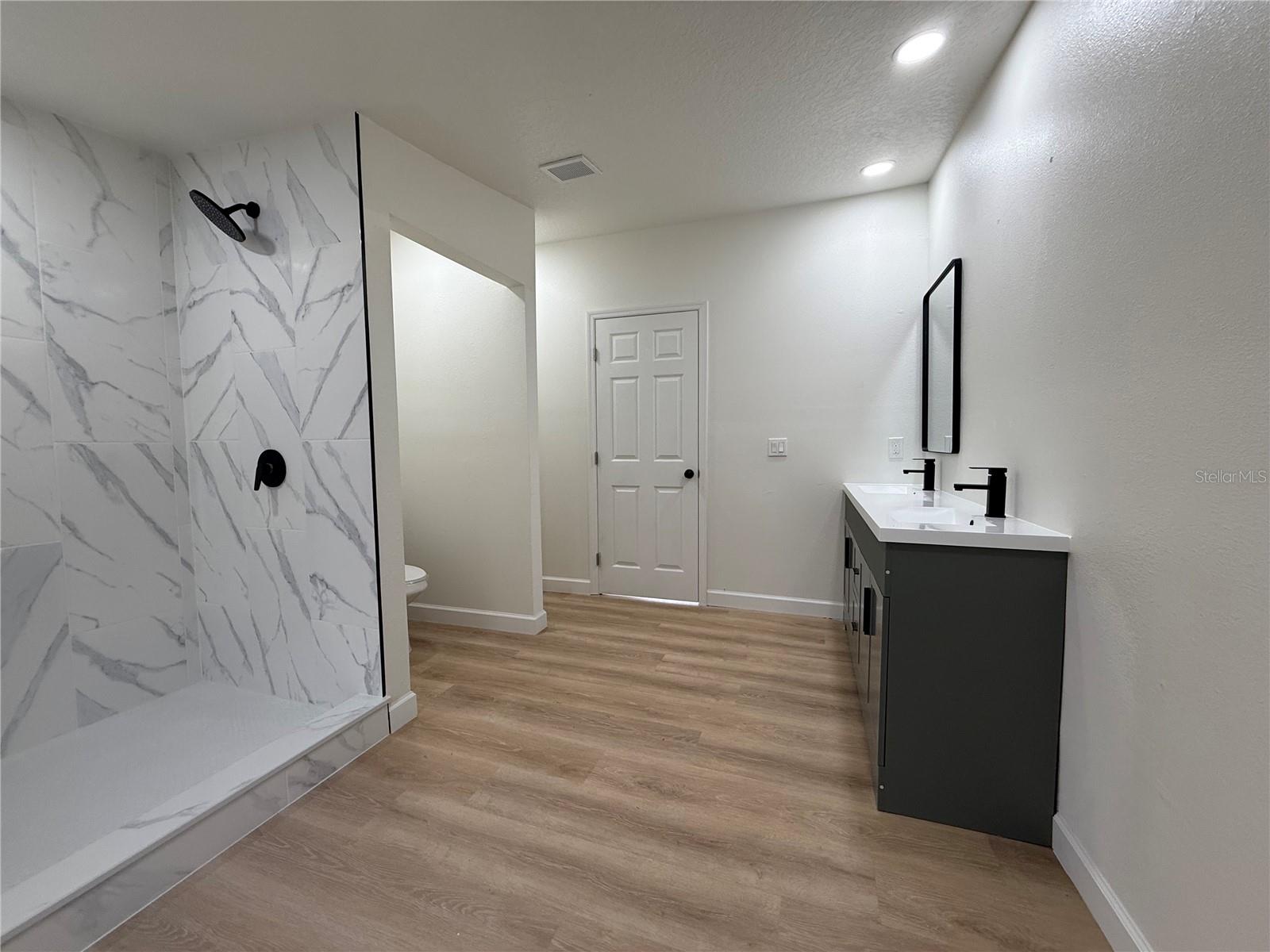 COUNTRY TRLS PH 4 - Residential