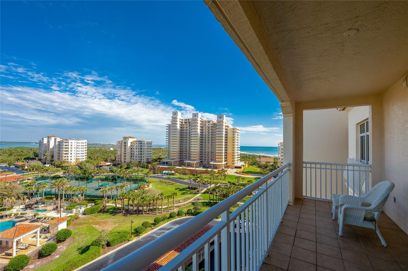 250 MINORCA BEACH WAY 906