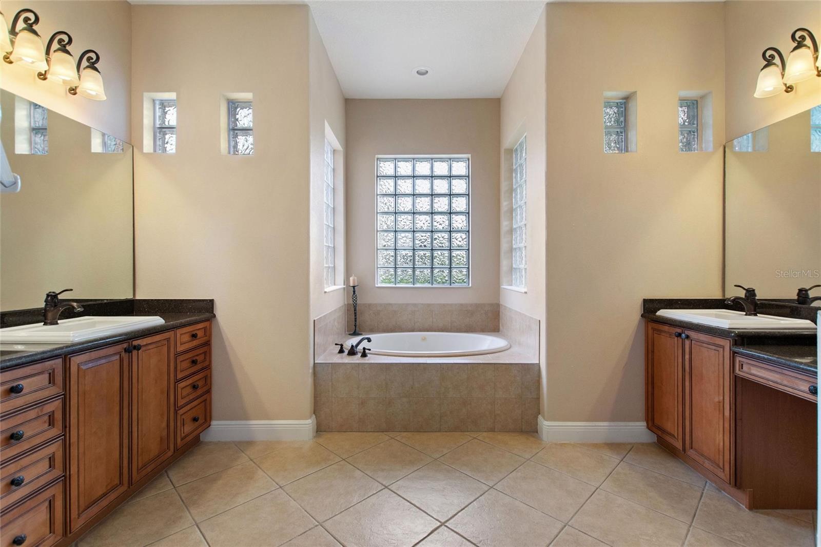 SOLIVITA PH 7B2 - Residential