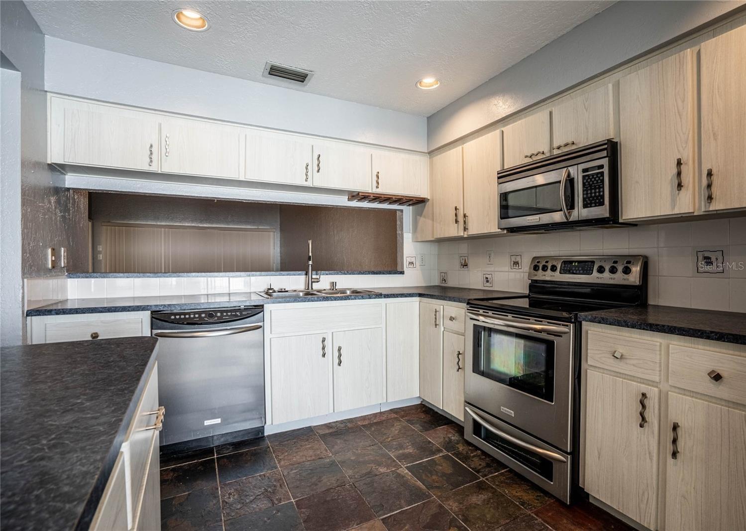 GRENELEFE ESTATES - Residential Lease