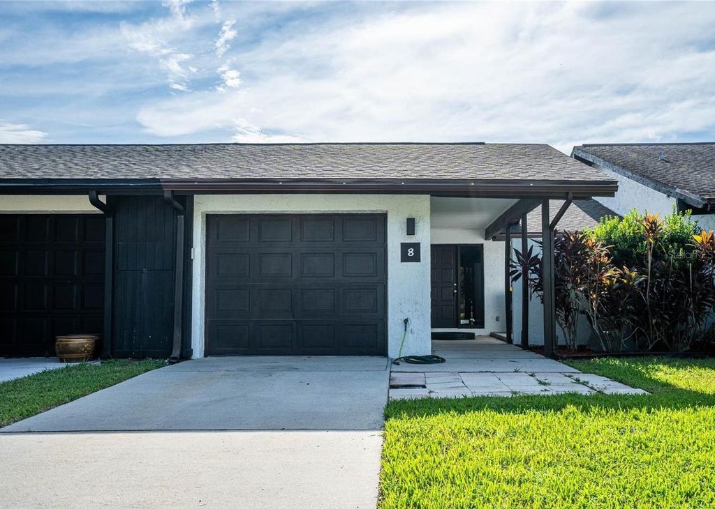 Photo of 8 Huntley Court #8, Haines City, FL 33844 (MLS # L4960529)