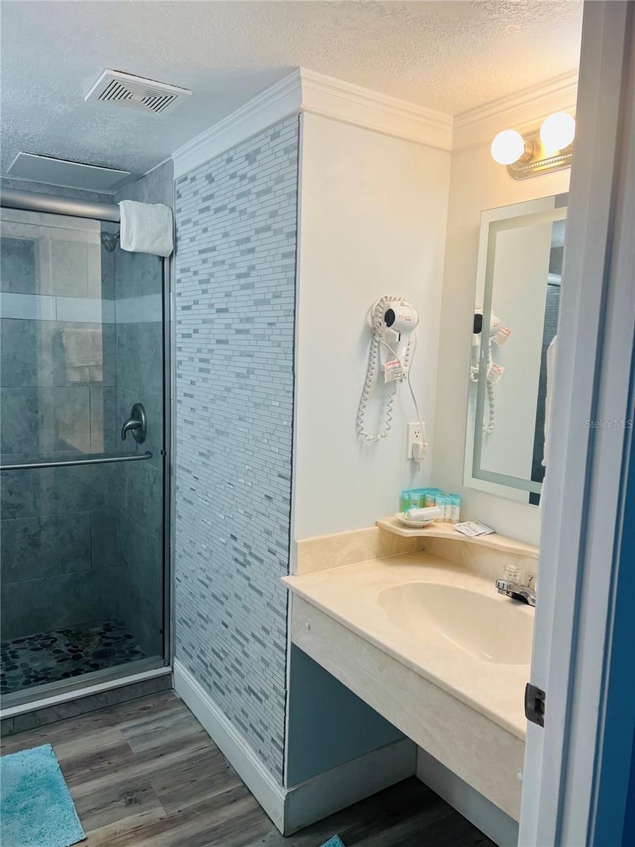 OCEANSIDE INN - Residential