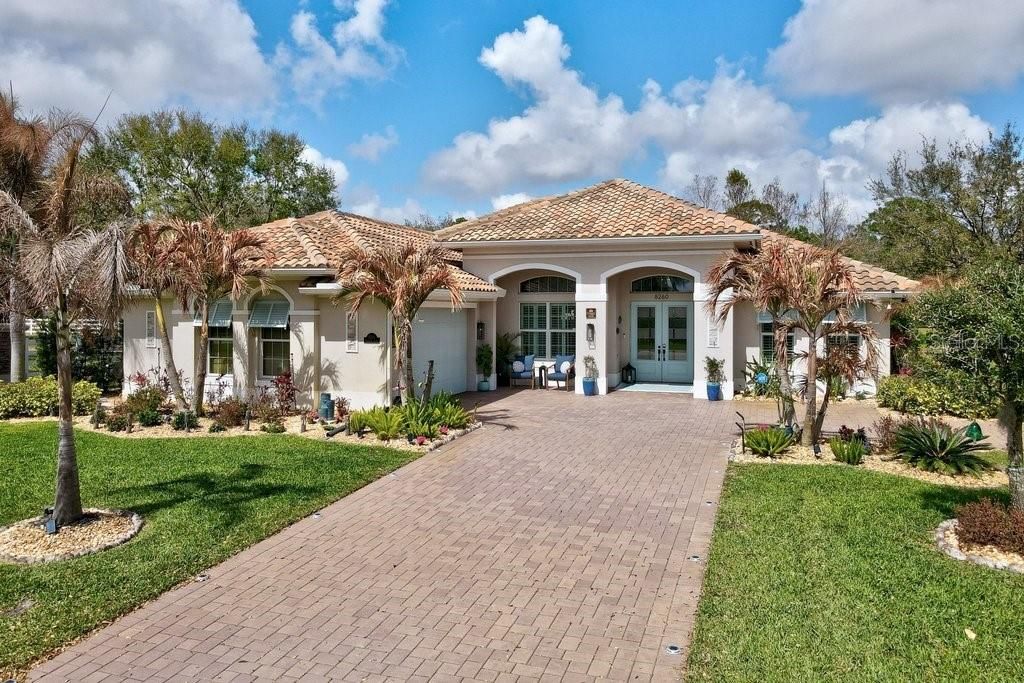 Photo of 8260 Meredith Place, Vero Beach, FL 32968 (MLS # O6392085)