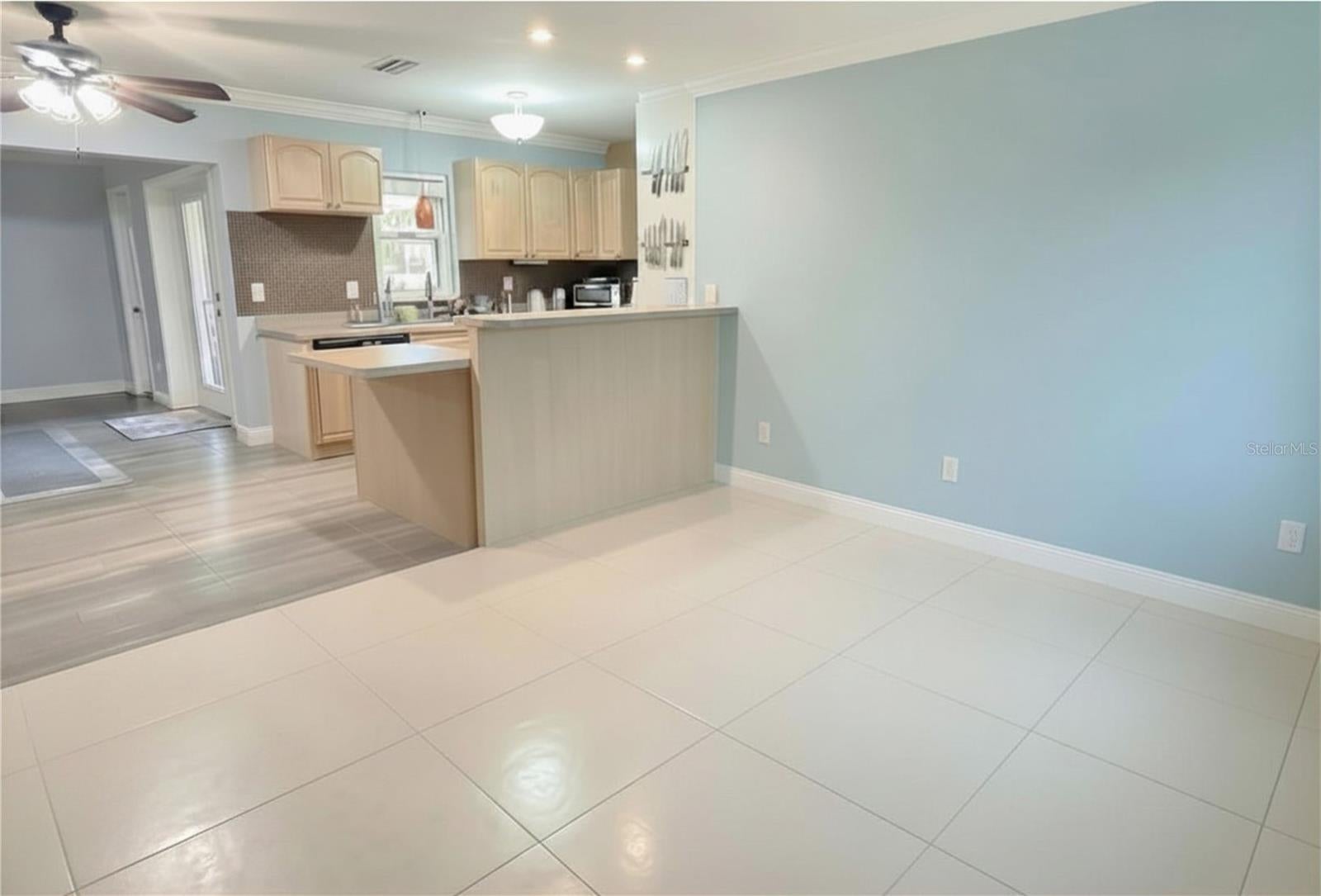 2143 AMANDA DRIVE