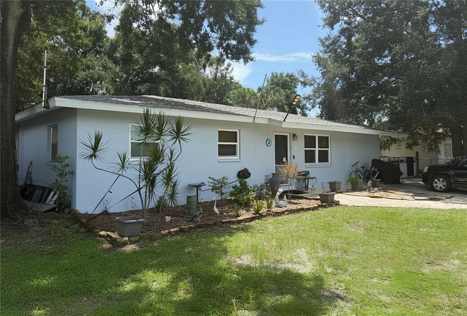 2143 AMANDA DRIVE