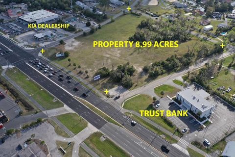 Tiny photo for 1600 SE Us Highway 19, Crystal River, FL 34429 (MLS # TB8400009)