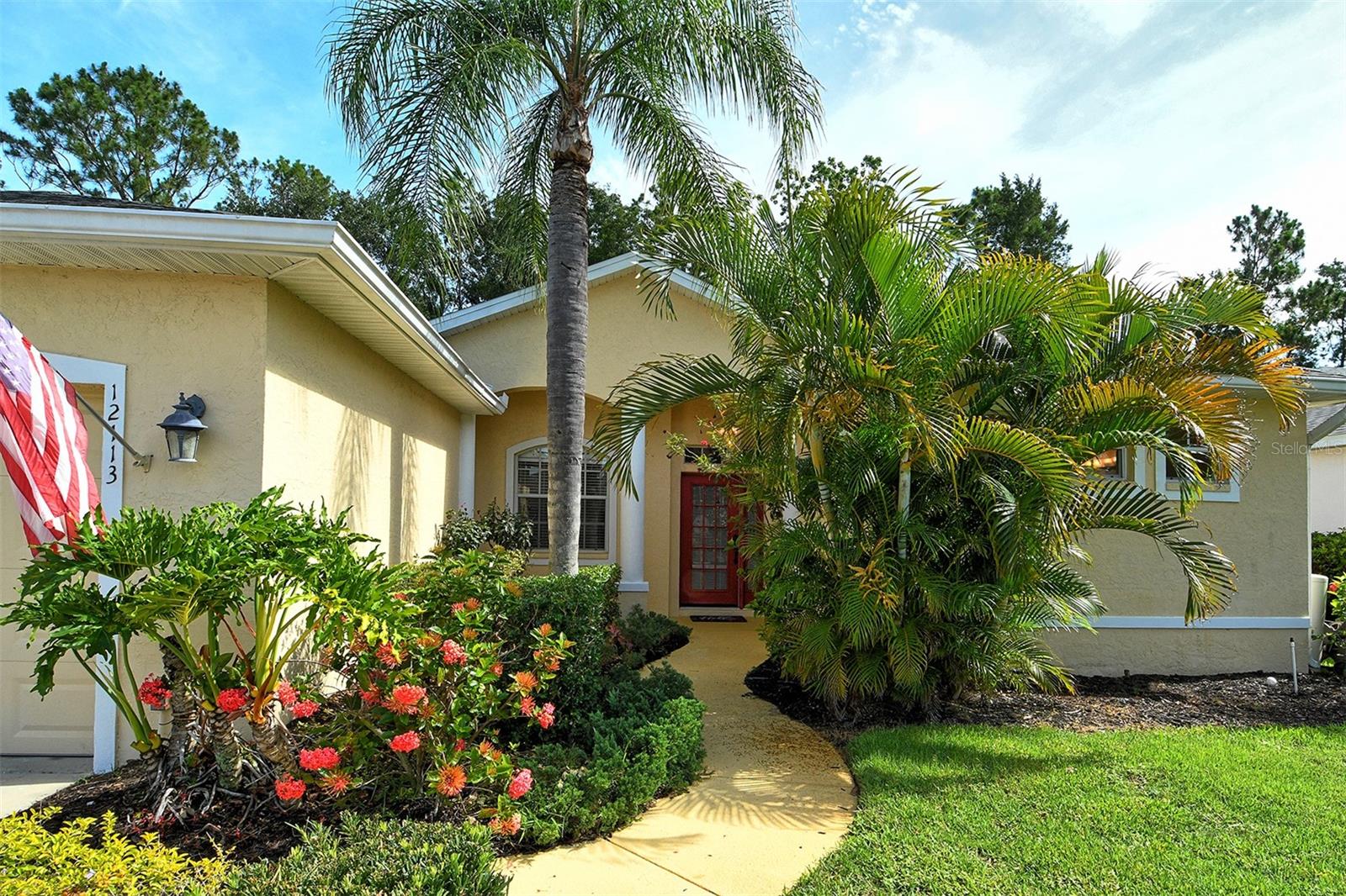 One or more photo(s) has been virtually staged. WELCOME HOME this cute as can be 3BR/2BA home w/2car garage in Summerfield Place tucked away on a quiet cul-de-sac lot! Loaded with extra touches. High ceilings, neutral tones throughout making it a decorating delight. Fireplace in family room w/built-ins. e Watch the wildlife from your beautiful lanai or just relax in the sparkling pool/spa. Inside you'll find lots of room and great use of space, light, bright with neutral colors. This home is the perfect location close to shopping on the University Parkway corridor, local world-famous beaches, airport, top rated schools. A great choice for the snowbird or first-time buyer. This one is priced to sell! Beautiful cabinets and countertops in cabinets, framed full-length mirror in the dining room. Sitting area in Master suite, French doors leading to a very private lanai area.