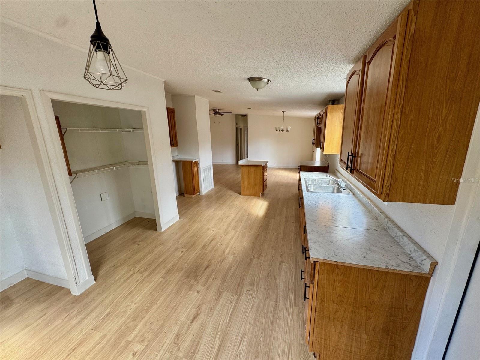 FOX RUN - Residential