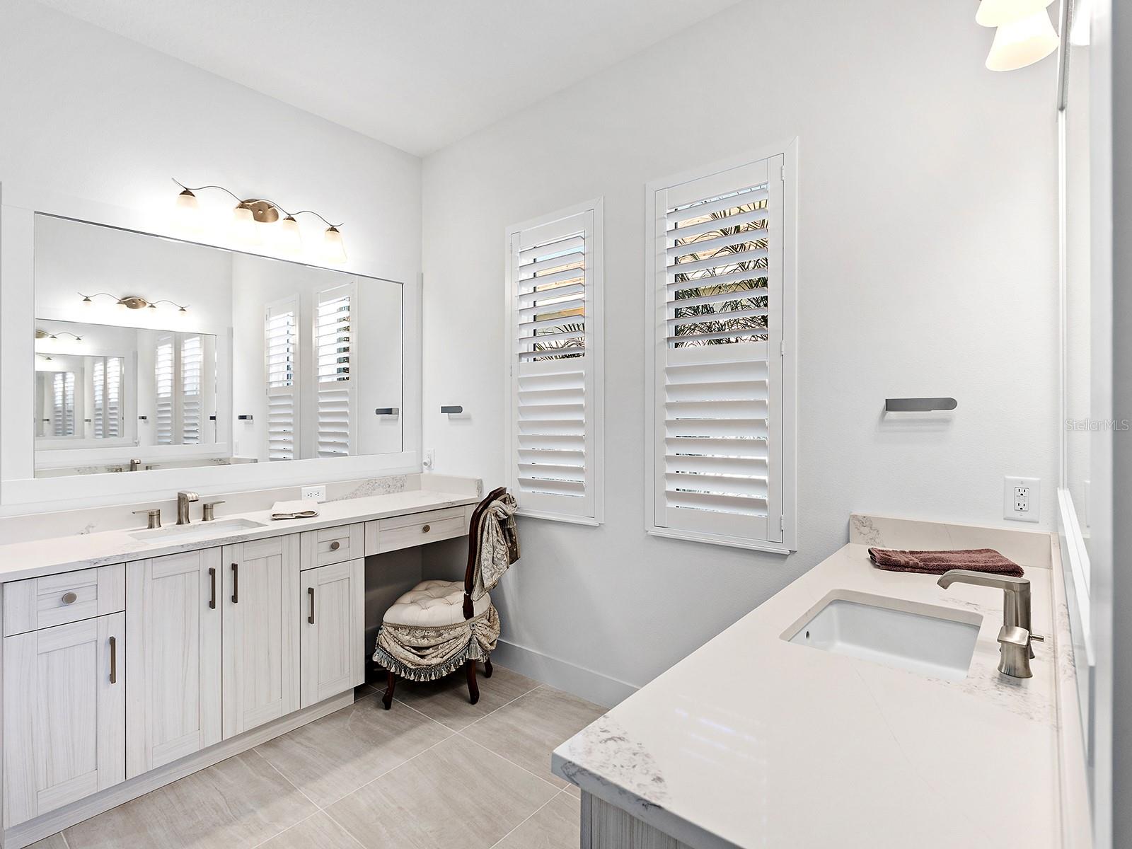 LAKEHOUSE COVE AT WATERSIDE - Residential