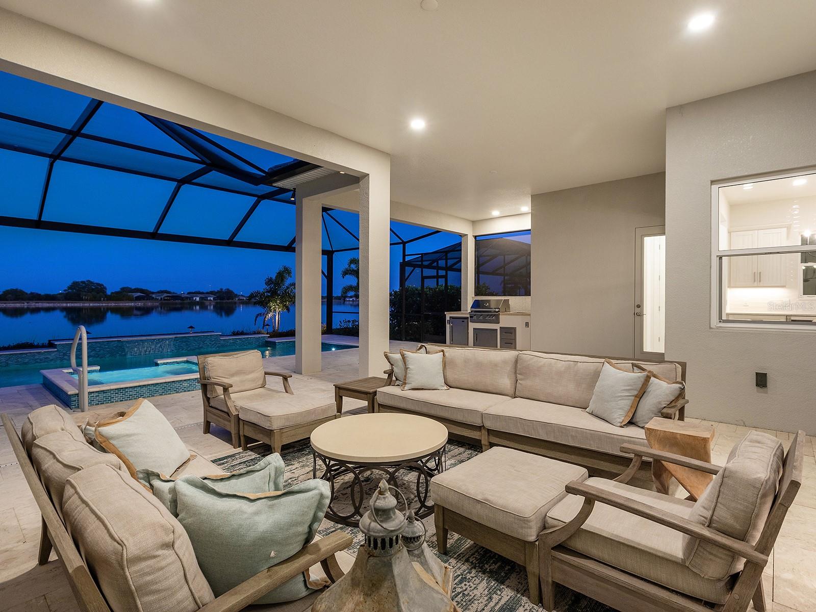 LAKEHOUSE COVE AT WATERSIDE - Residential