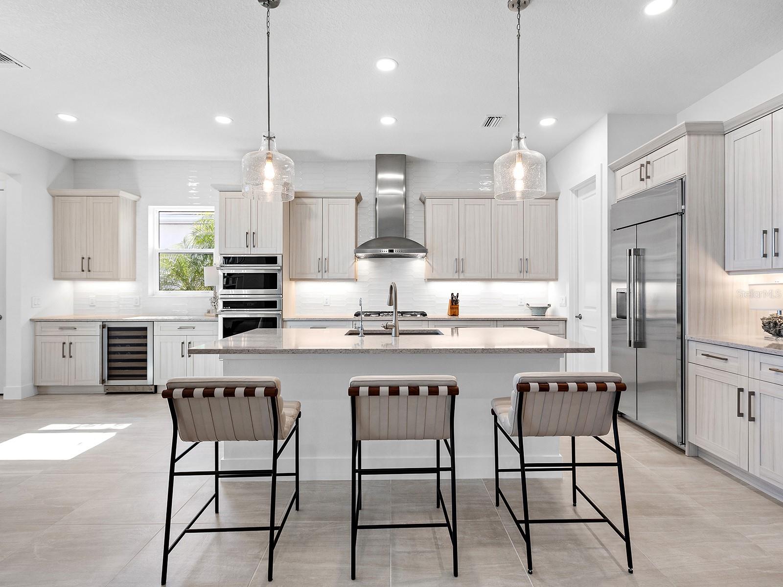 LAKEHOUSE COVE AT WATERSIDE - Residential