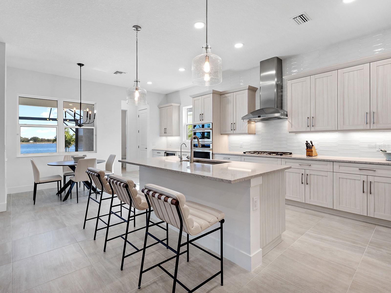 LAKEHOUSE COVE AT WATERSIDE - Residential