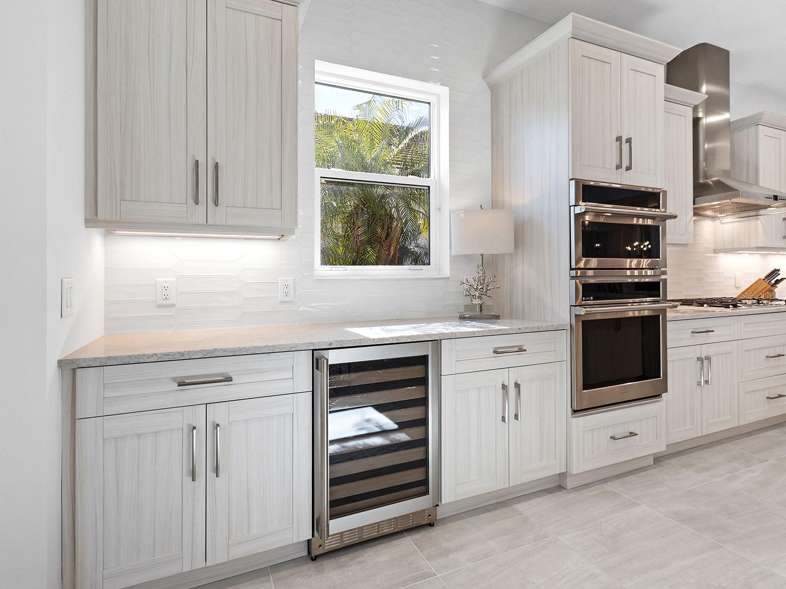 LAKEHOUSE COVE AT WATERSIDE - Residential