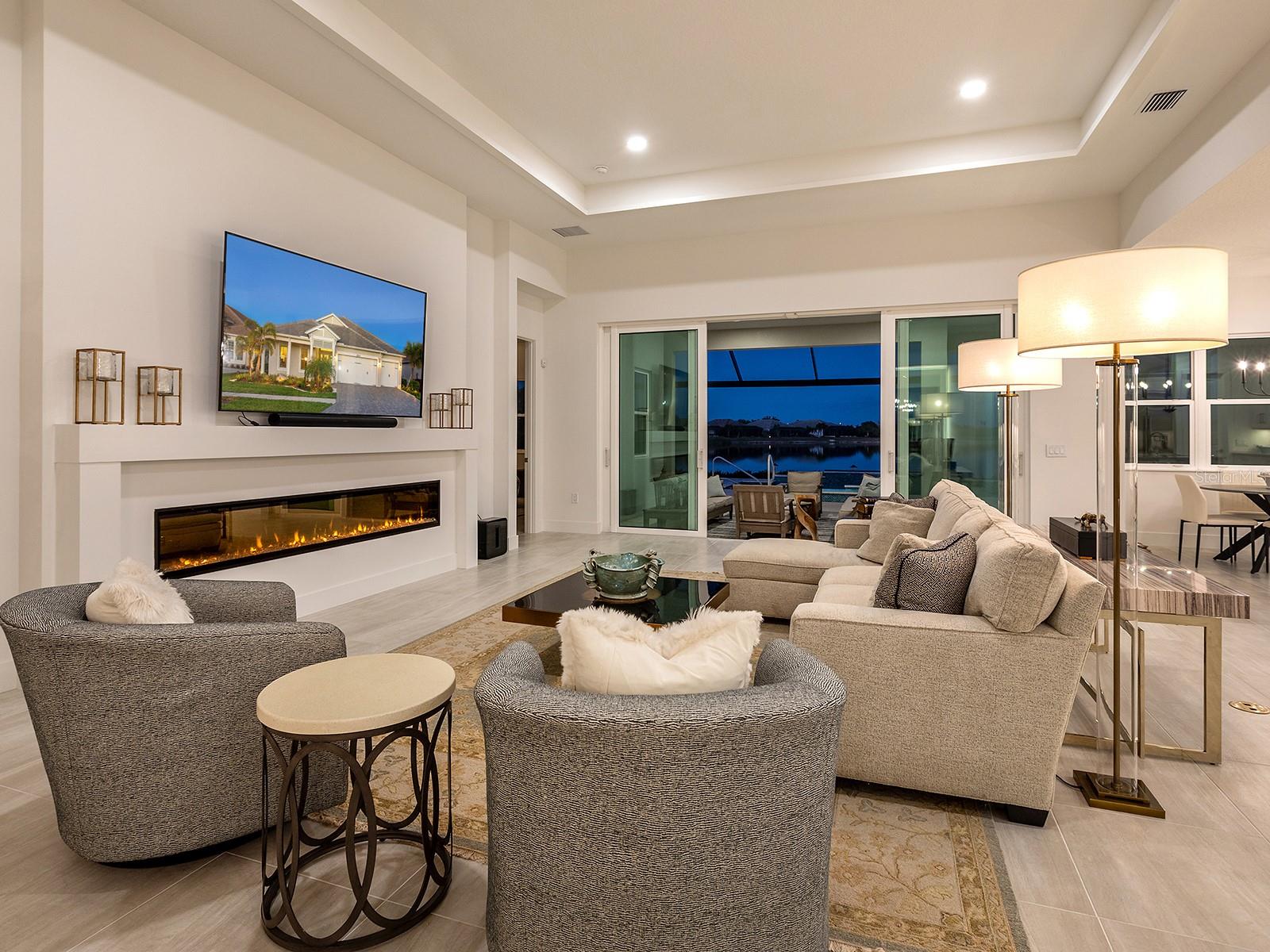 LAKEHOUSE COVE AT WATERSIDE - Residential