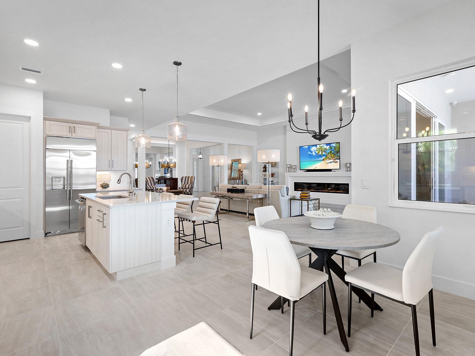 LAKEHOUSE COVE AT WATERSIDE - Residential