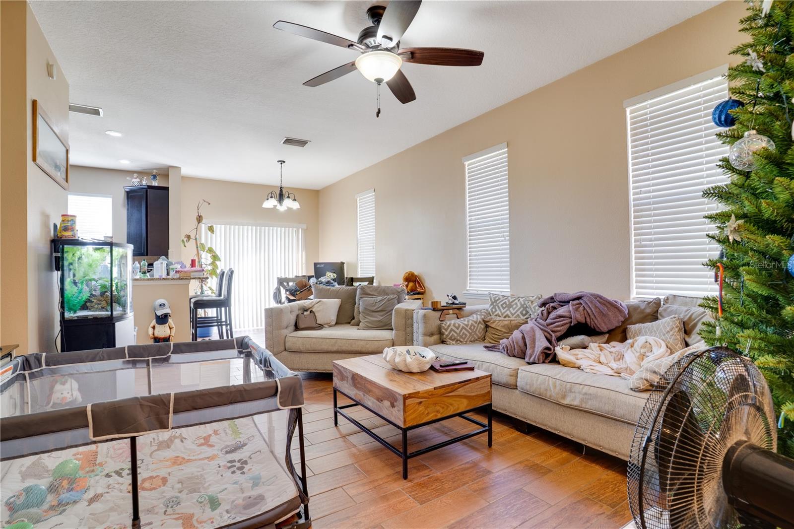 EAGLE PALM PH II - Residential Lease