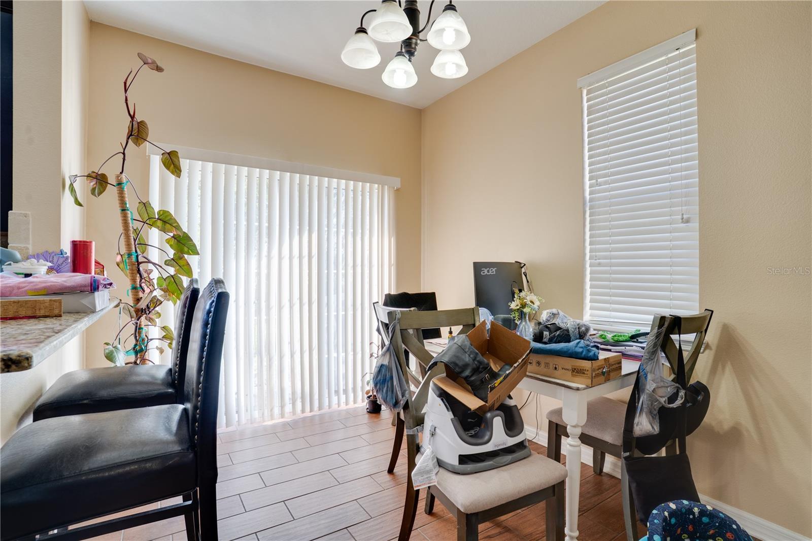 EAGLE PALM PH II - Residential Lease