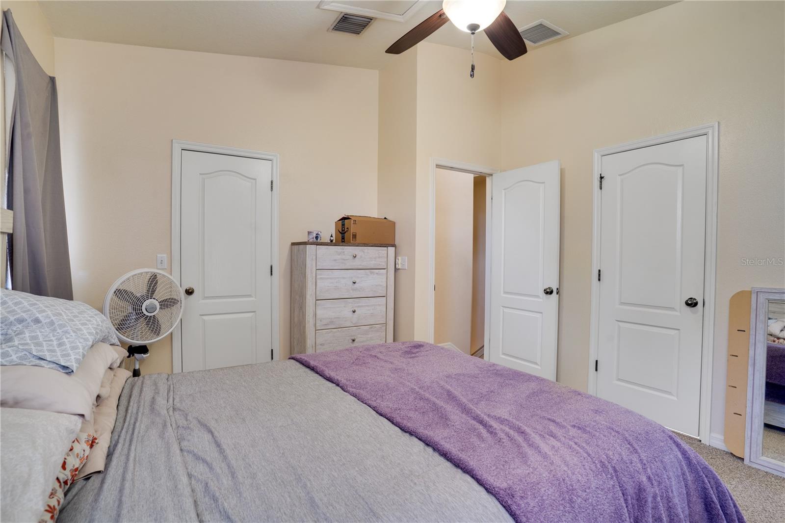 EAGLE PALM PH II - Residential Lease