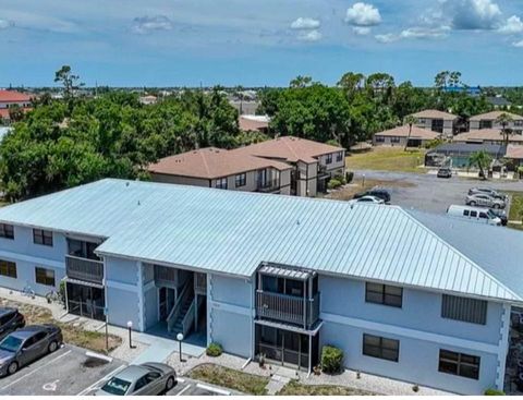 A home in PORT CHARLOTTE