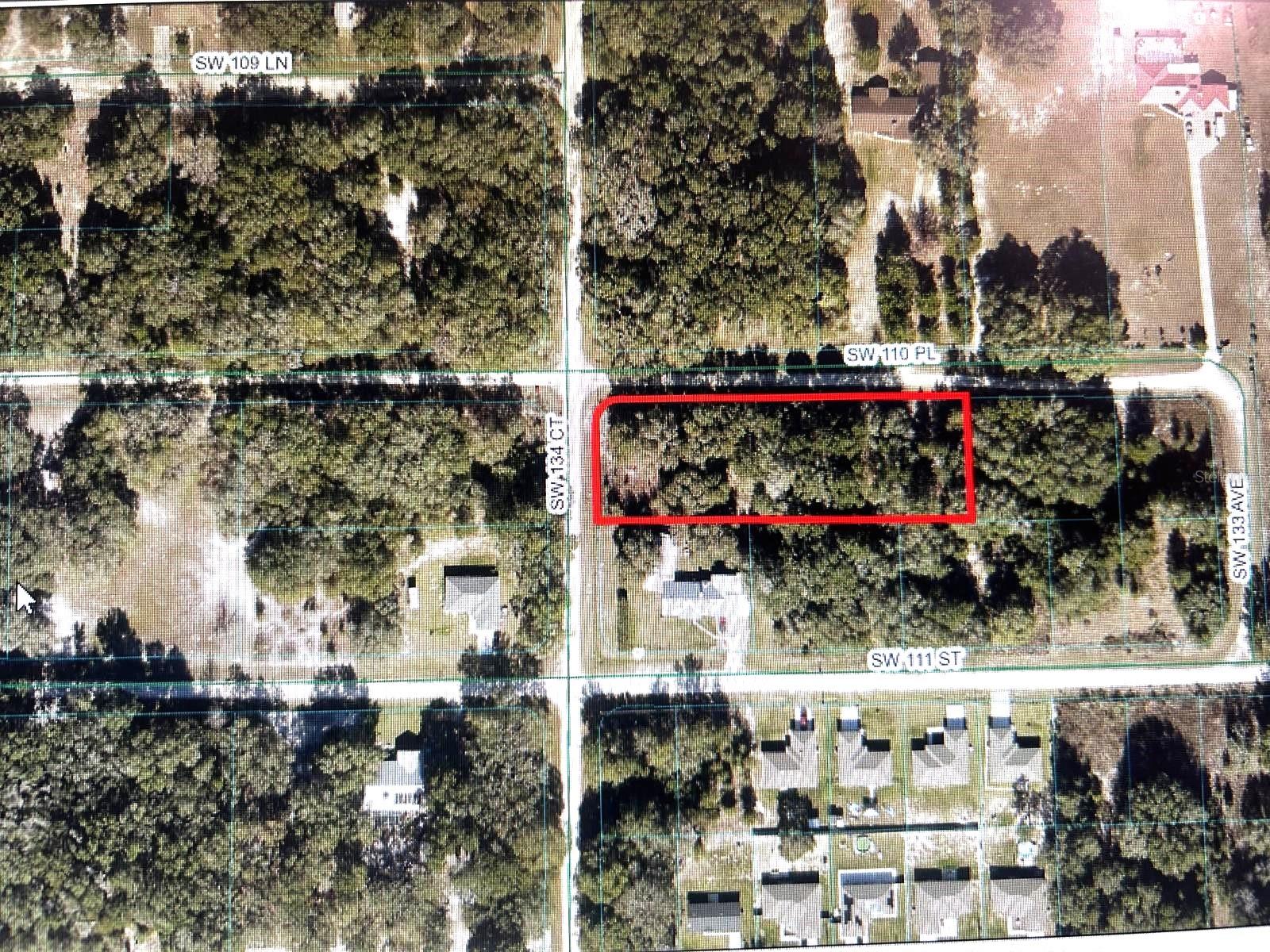 NO HOA!! FINALLY! A LOT FOR YOUR DREAM HOME. THIS 1.08 ACRE LOT HAS PLENTY OF ROOM TO ACCOMODATE ALL THAT'S DESIRED, AND WILL NOT DISSAPOINT. BUILDING HERE WILL PLACE YOU IN THE HEART OF WHAT MARION COUNTY HAS IN ABUNDANCE TO ENTERTAINE FAMILY AND FRIENDS, AND YET THERE IS STILL ALL THAT PRIVACY. COME! YOUR SHARE OF PARADISE IS WAITING.