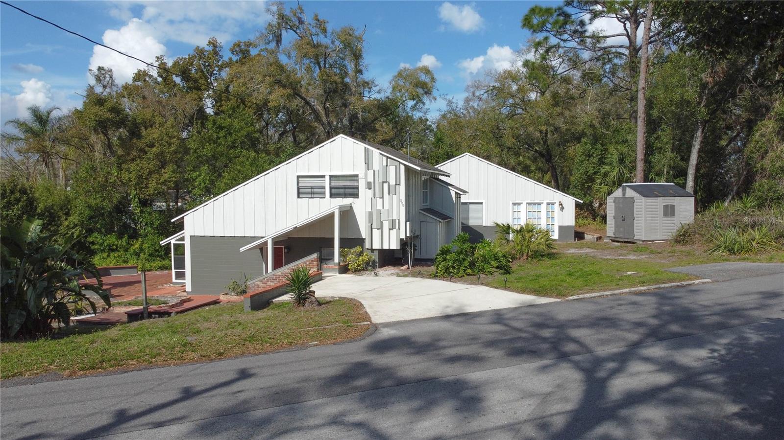 800 LAKE MARION DRIVE