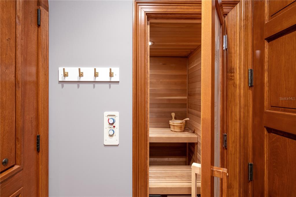 KEENES POINTE - Residential