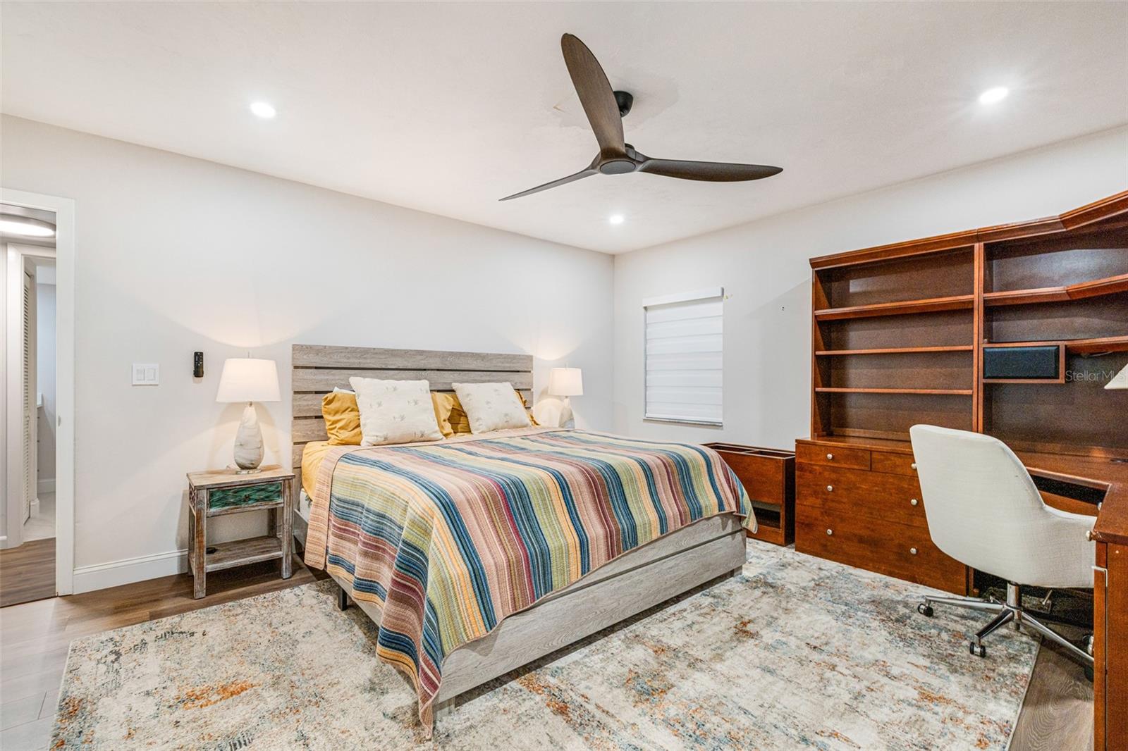 MARINA SOUTH SHORE CONDO - Residential