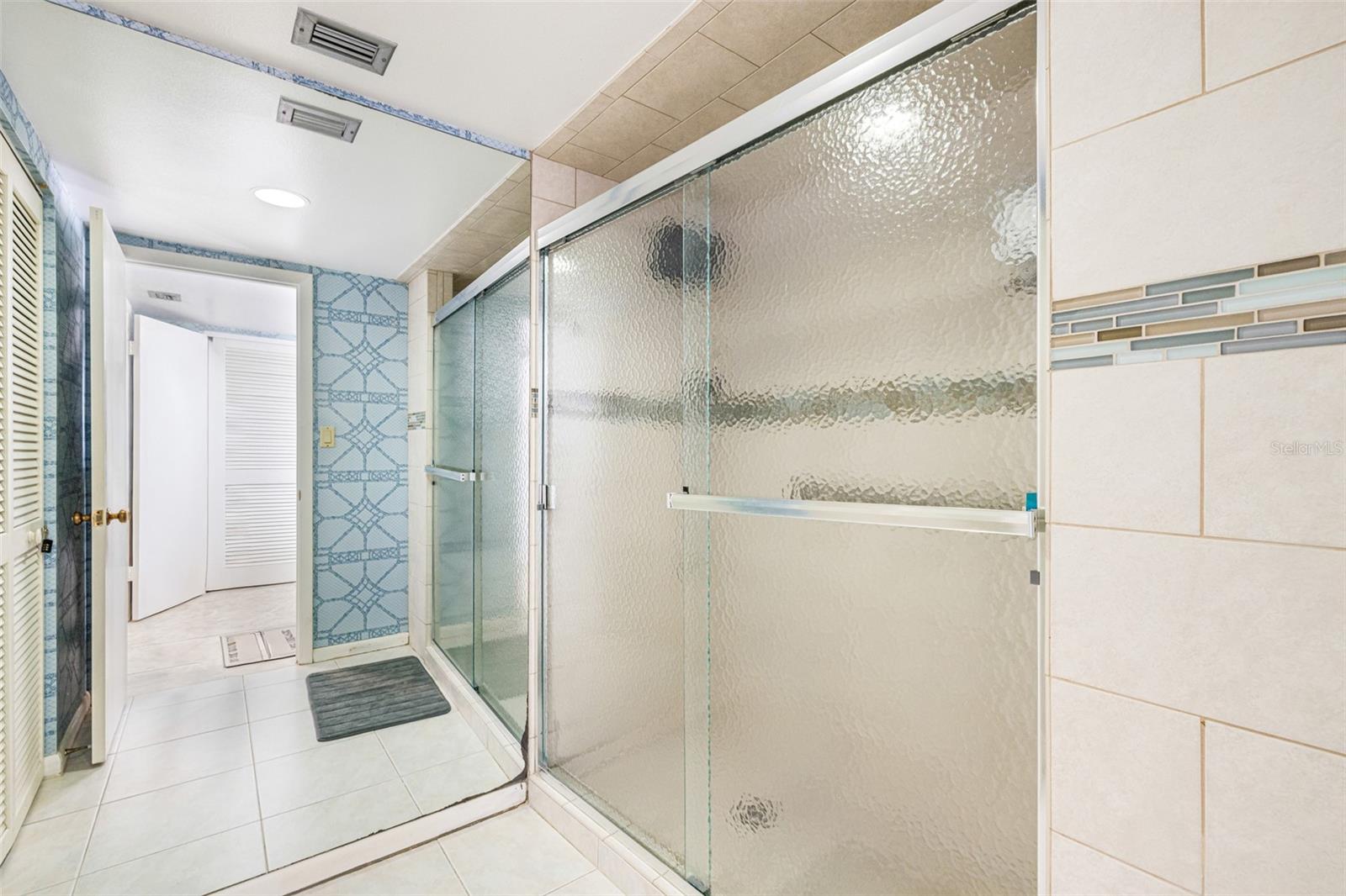 MARINA SOUTH SHORE CONDO - Residential