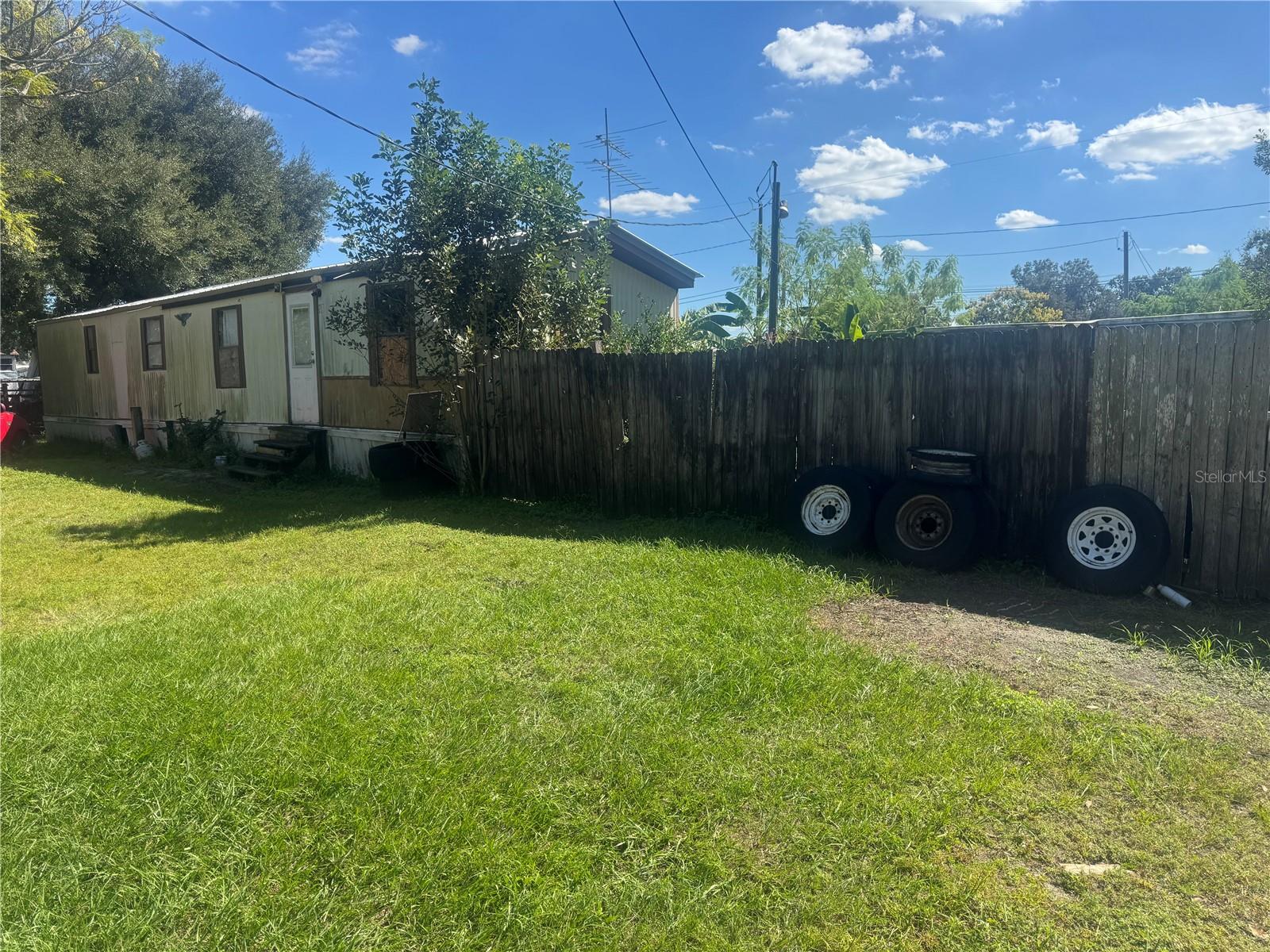 124 5TH WAHNETA STREET W