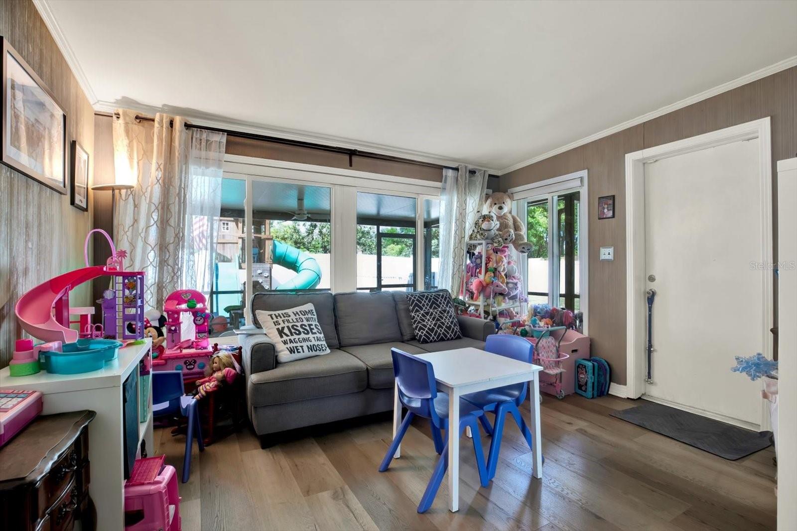 TEMPLE TERRACE GARDENS NO 3 - Residential