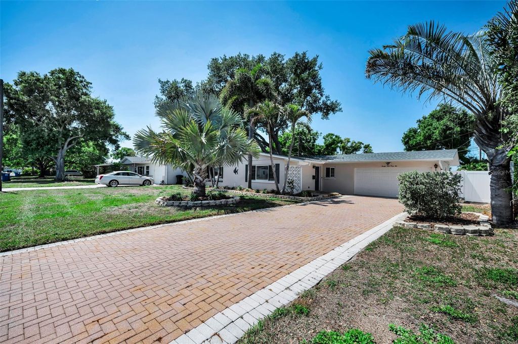 Photo of 2946 53rd Street N, St Petersburg, FL 33710 (MLS # TB8491967)