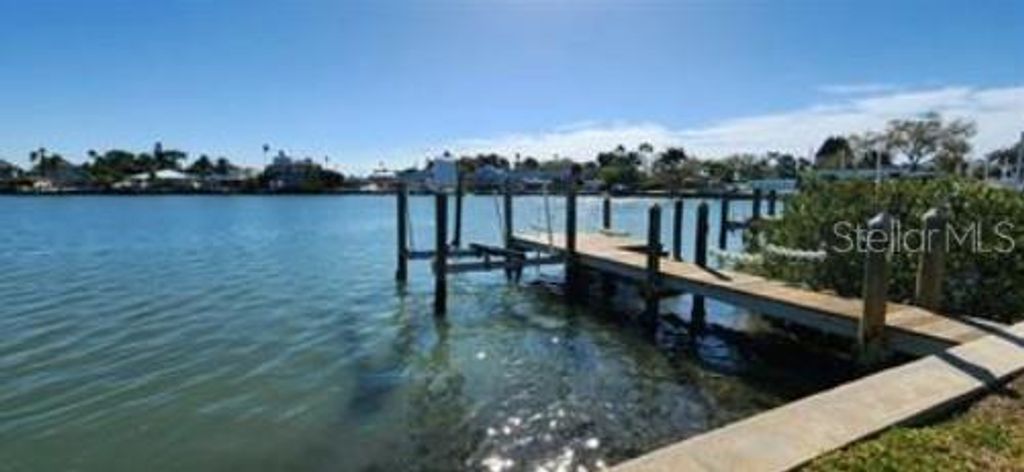 Photo of 1213 Bay Shore Boulevard, Indian Rocks Beach, FL 33785 (MLS # TB8421395)